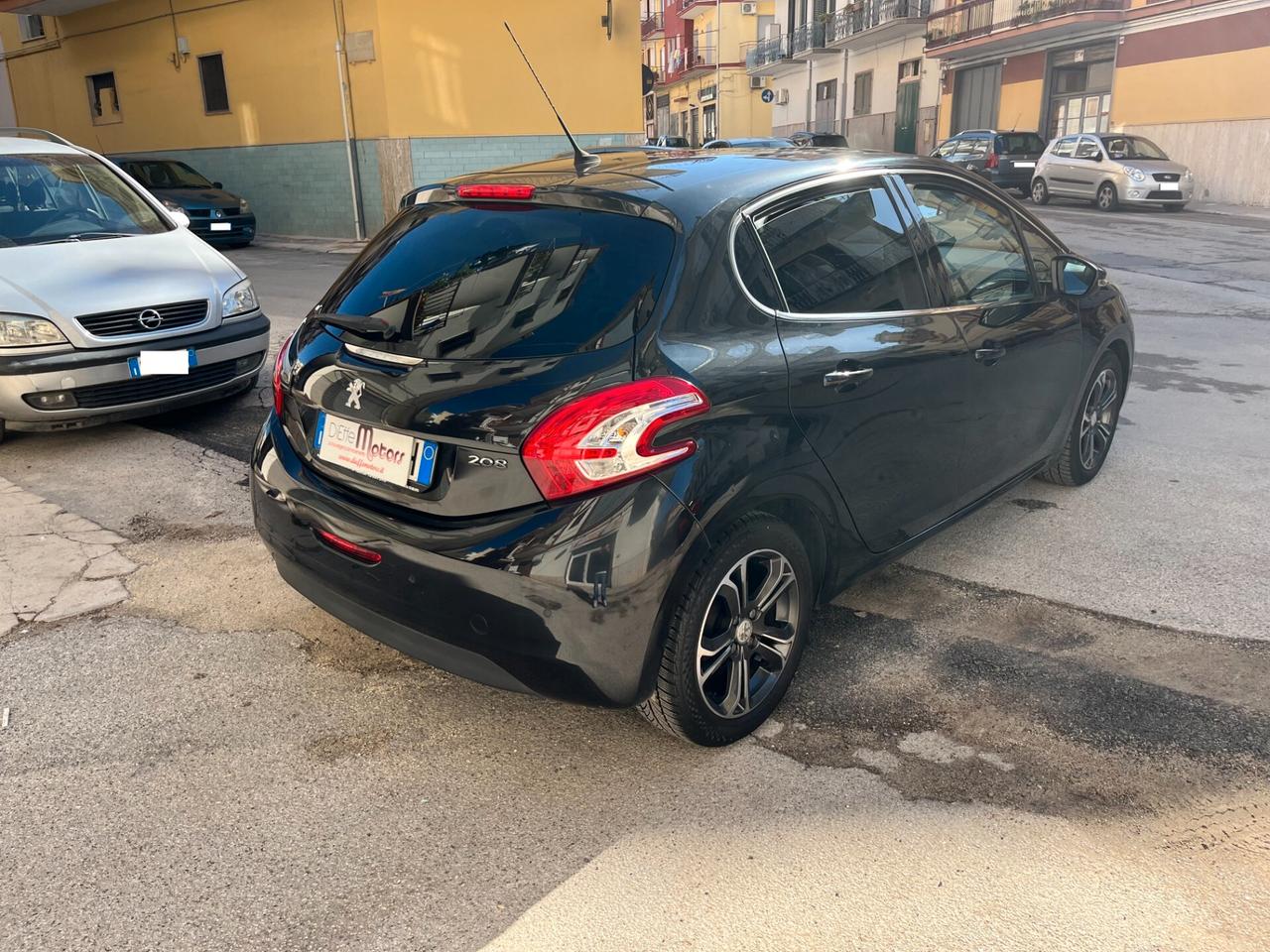 Peugeot 208 1.4 HDi 68 CV 5 porte Allure