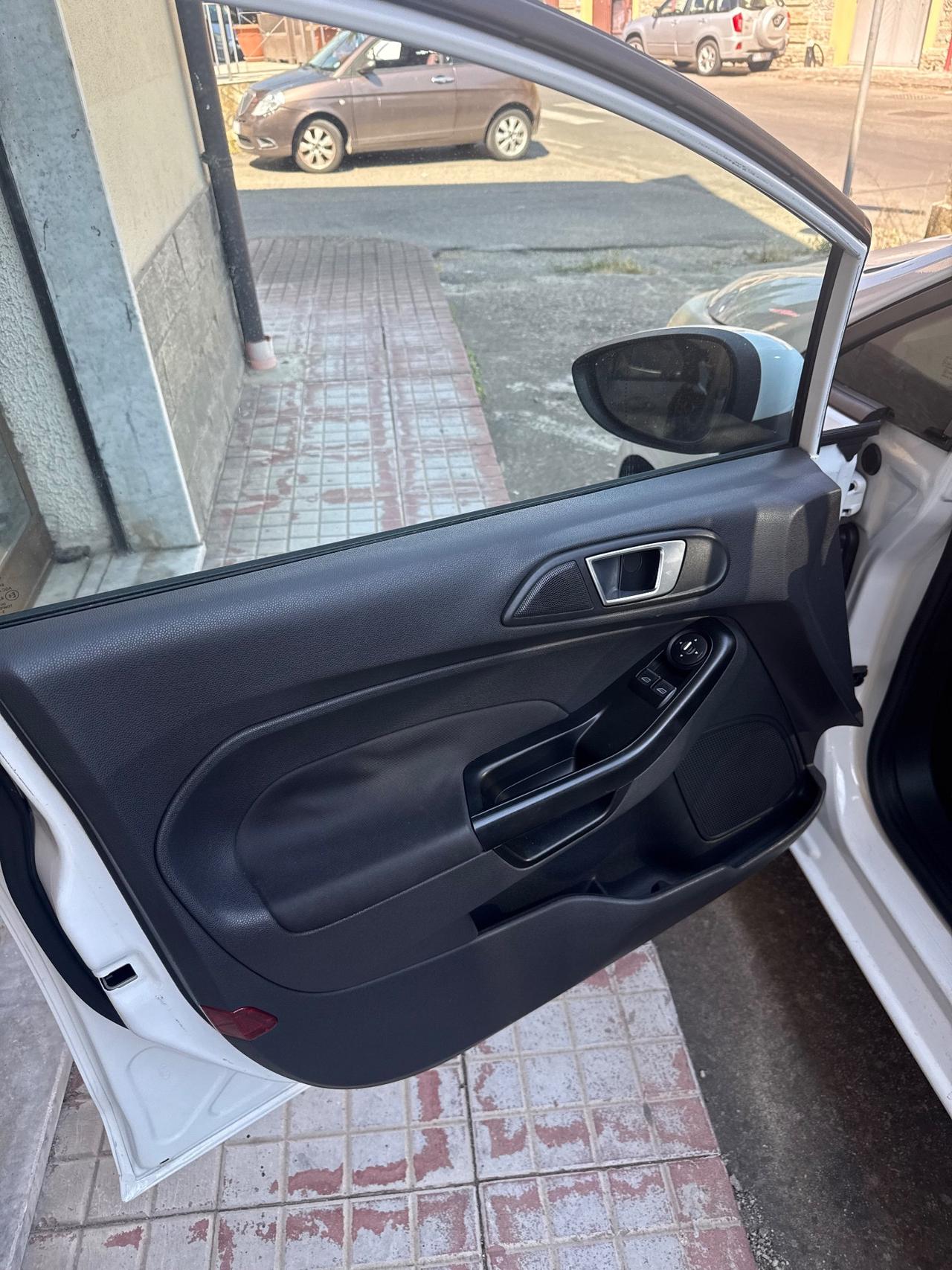 Ford Fiesta 1.2 60CV Benzina- GPL