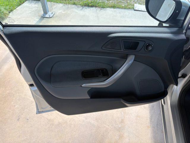 FORD Fiesta 1.2 82CV 5 porte OK NEOPATENTATI EURO 5 BENZINA