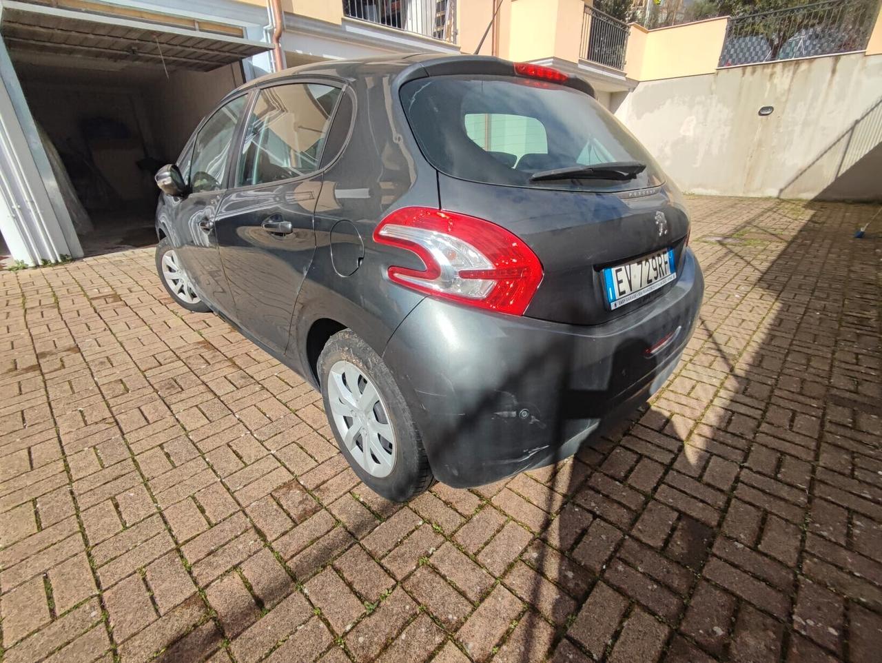 Peugeot 208 PureTech 82 5 porte Allure