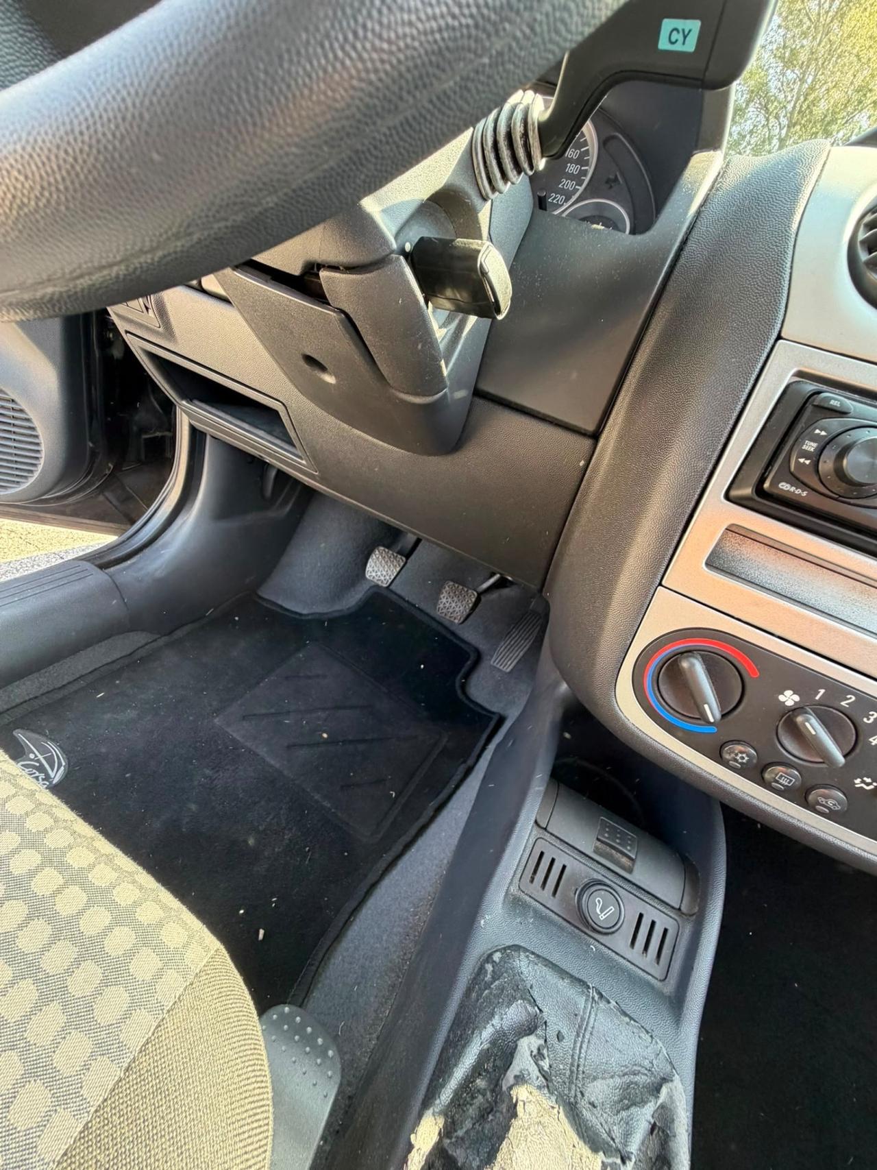 Opel Corsa 1.0 12V 3 porte // 25.000 km ///pari al nuovo