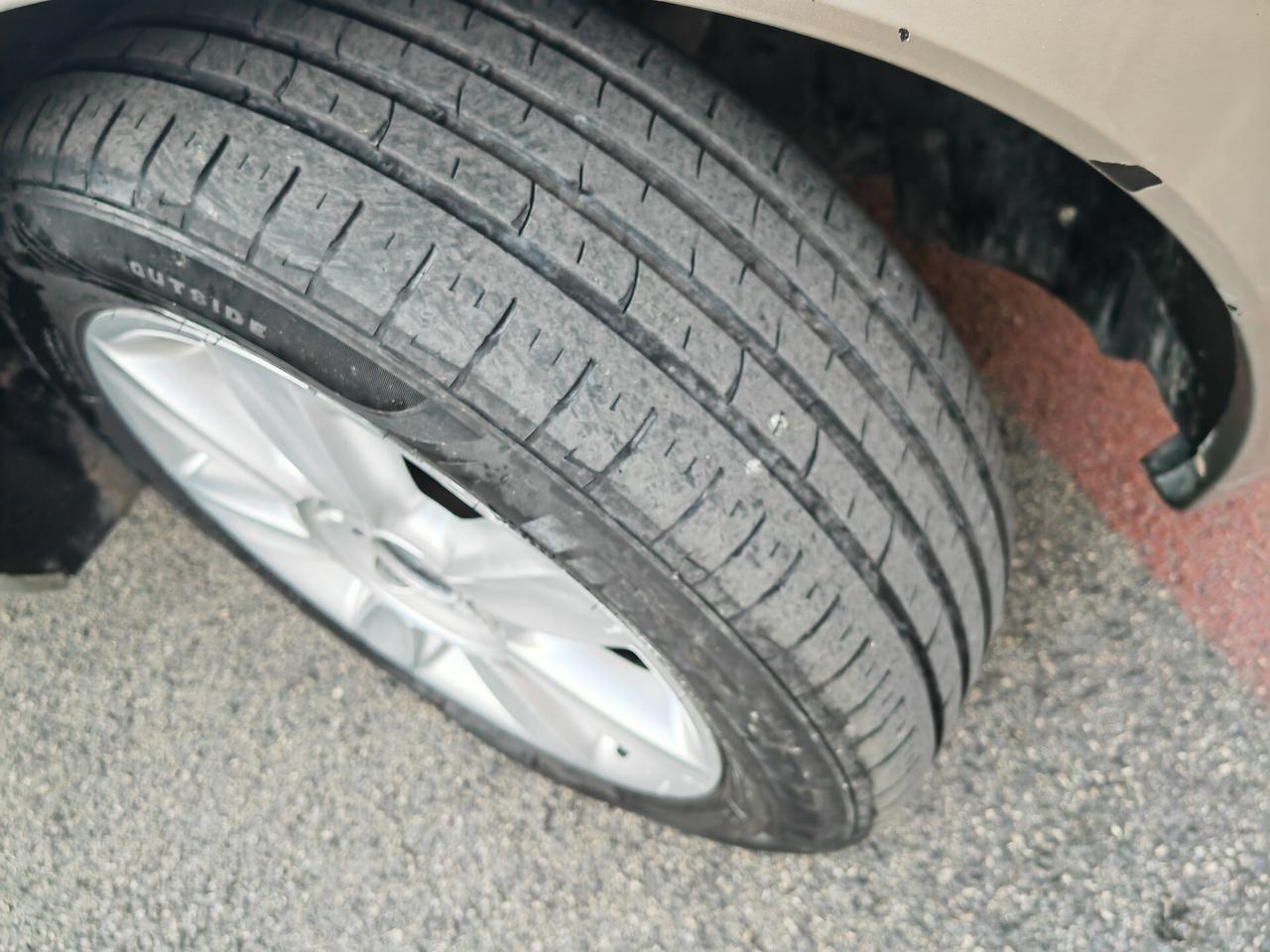 LANCIA YPSILON 1.2 BENZINA CV60 KW44 ORO