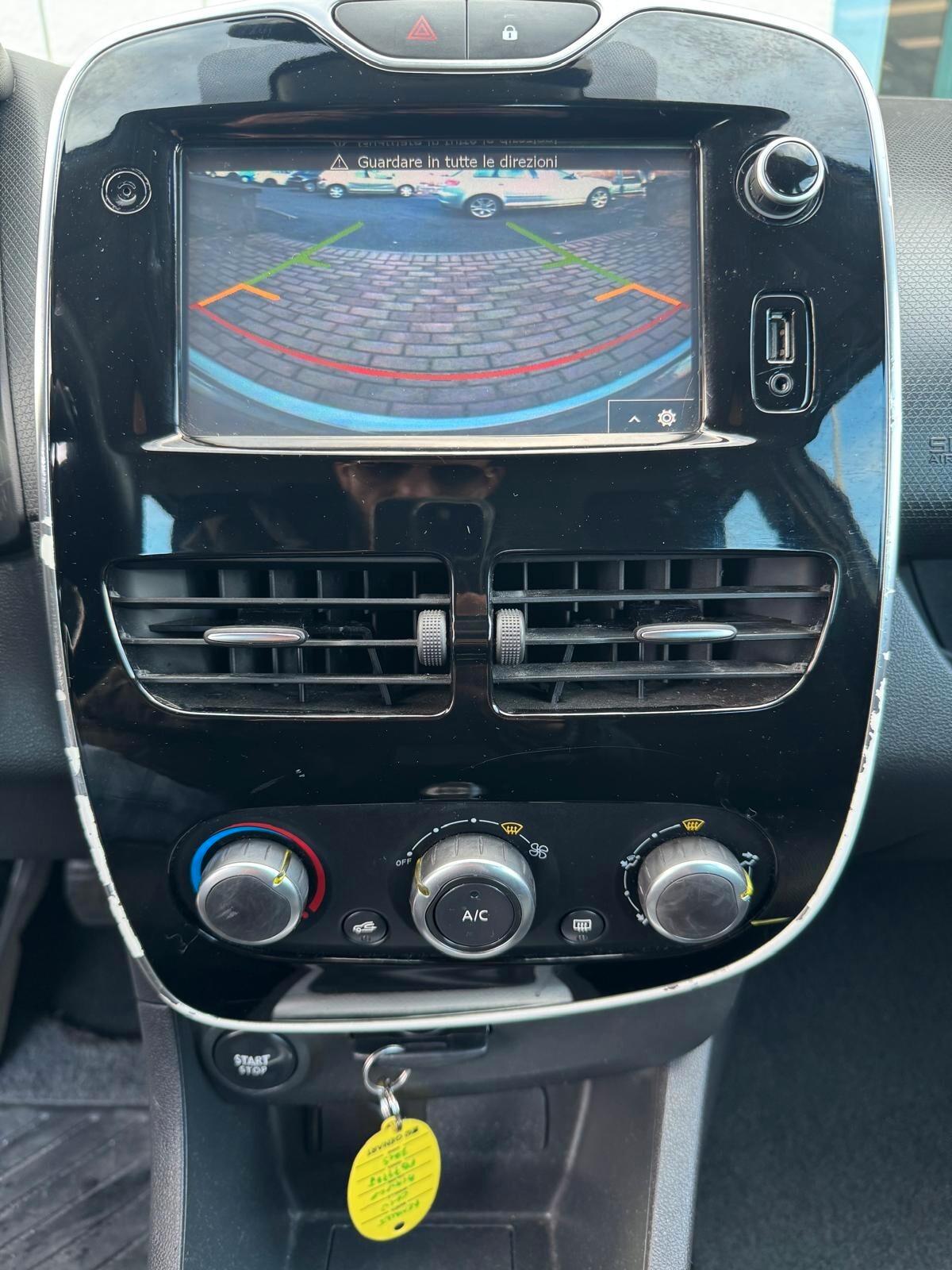 Renault Clio 1.2 75 CV 5 porte Duel