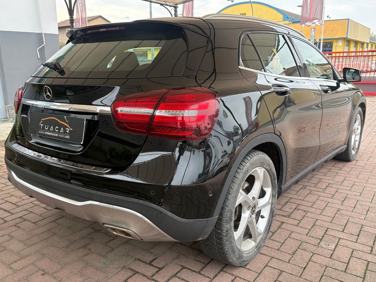 Mercedes-Benz GLA 200 200 D Premium #50687