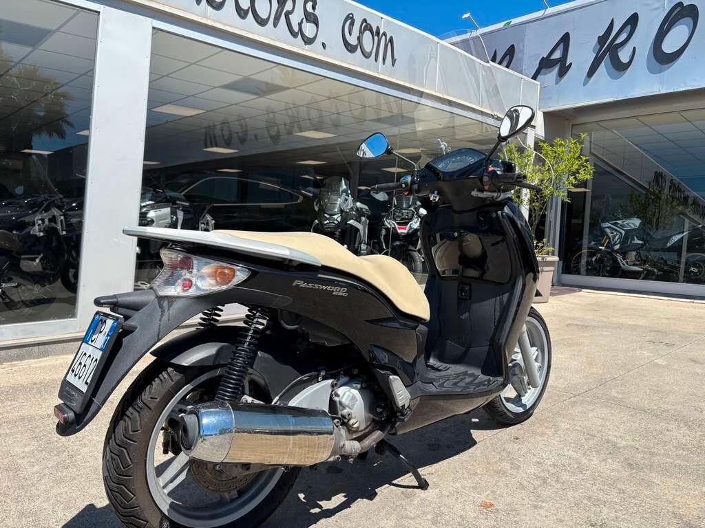 Malaguti Password 250 2005/ KM 13.000 Tuo a solo 16 Euro al mese