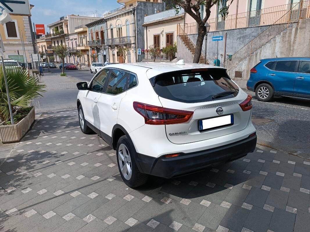 Nissan QASHQAI 1.5dci Business 115CV - Autocarro