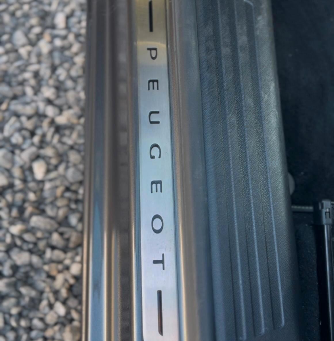 Peugeot 2008 GT 130 EAT8