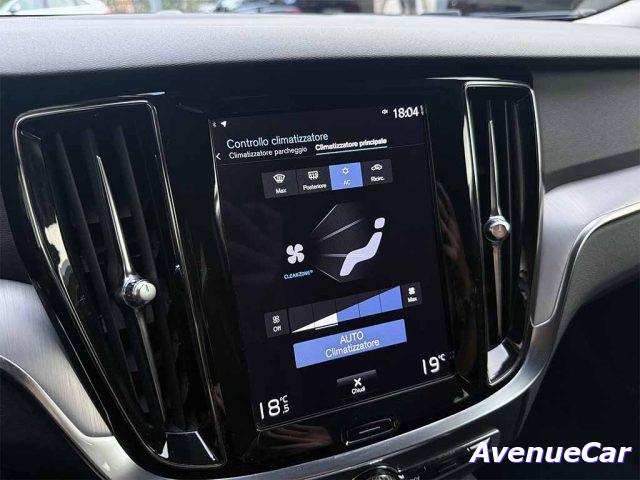 VOLVO V60 Cross Country 2.0 b4 Business Pro awd CERCHI 20' TELECAMERA POST