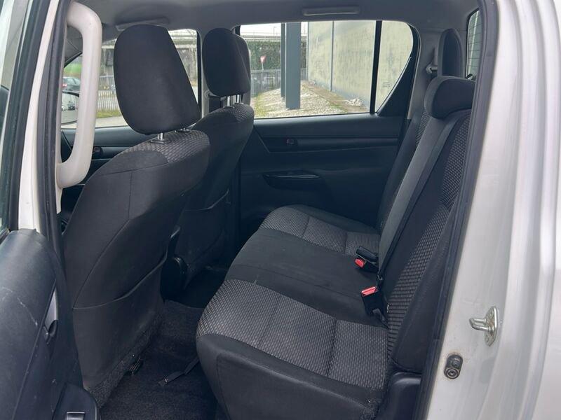 Toyota Hilux COMFORT IVA ESPOSTA COMPRESA