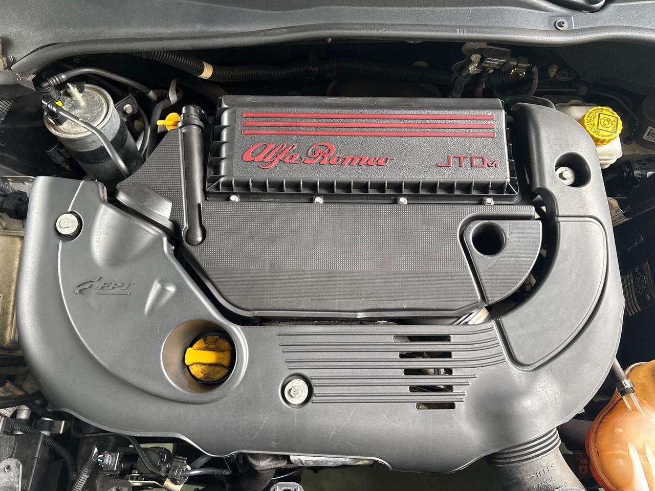 Alfa Romeo MiTo 1.3 JTDm-2 S&S Distinctive Sport Pack