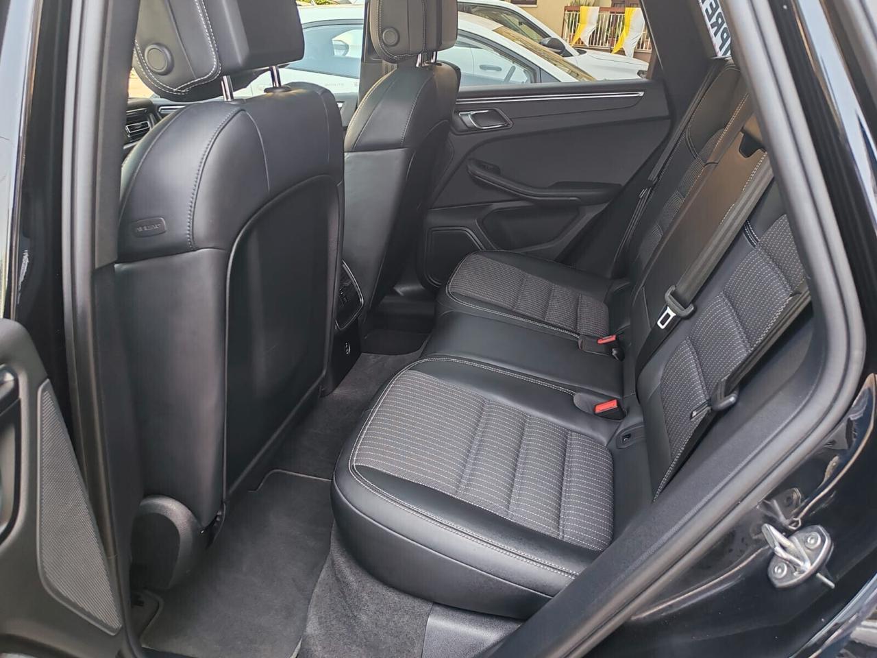 Porsche Macan-T 2.0 Turbo 265cv tetto panoramico apribile