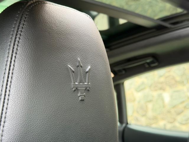 MASERATI Levante MY22 GRANSPORT+TETTO+BLACK PACK+PINZE GIALLE