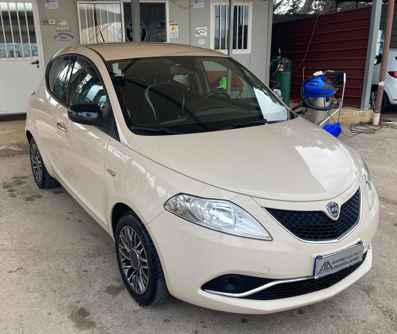 Lancia Ypsilon 1.2 69 CV 5 porte Mya