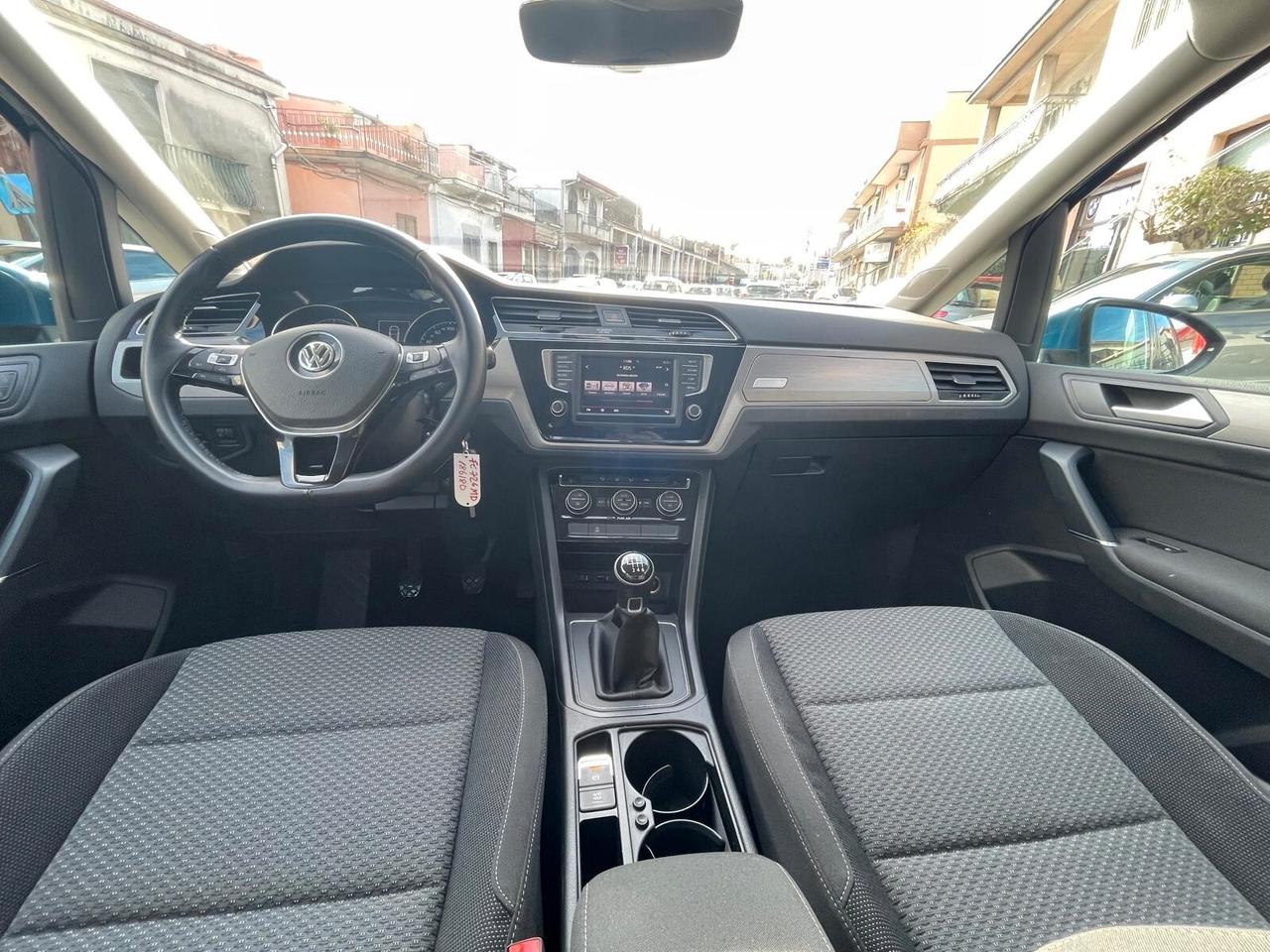 Volkswagen Touran 1.6 TDI Highline 7 POSTI