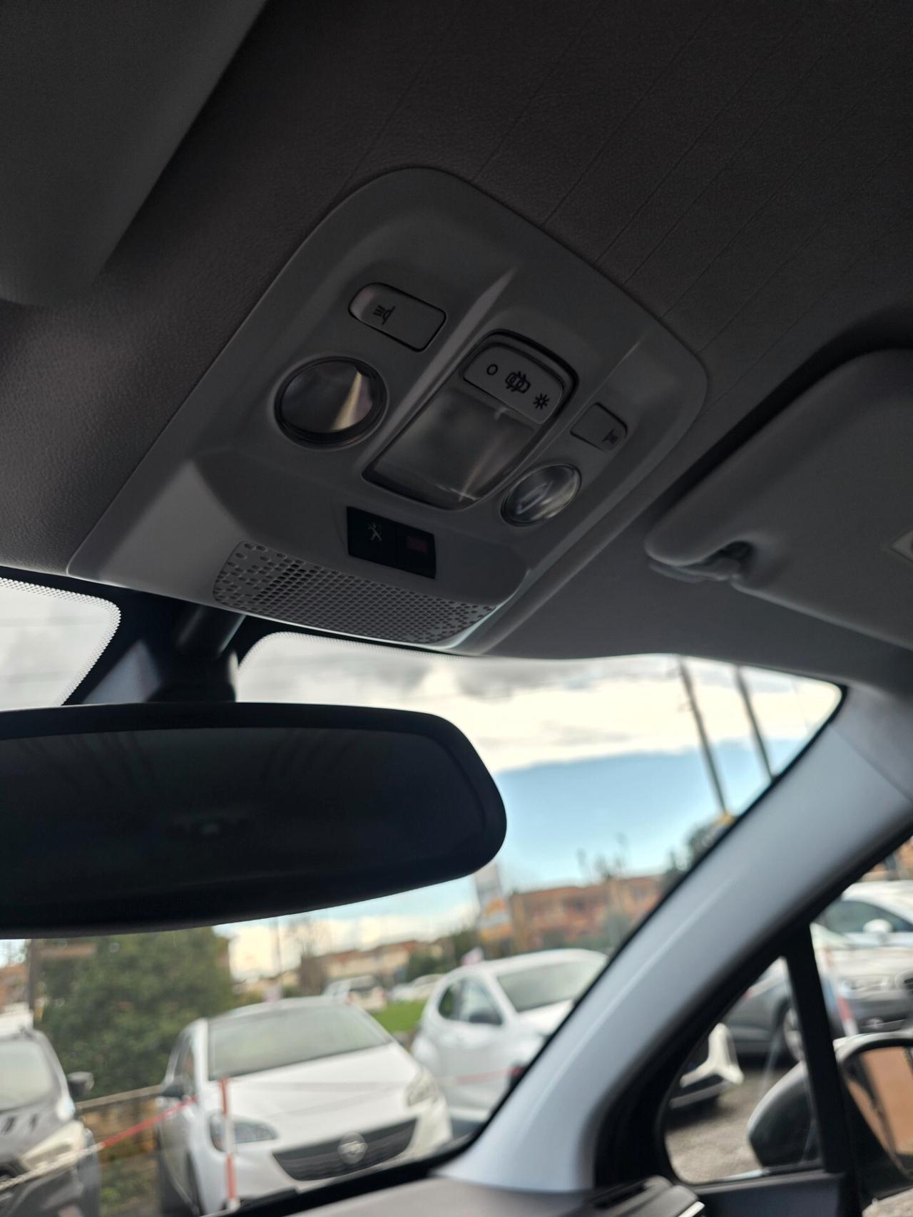 Peugeot 2008 1.6 BlueHDi 100 Allure