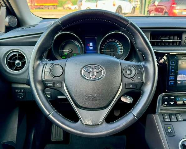 Toyota Auris Touring Sports 1.8h Lounge cvt