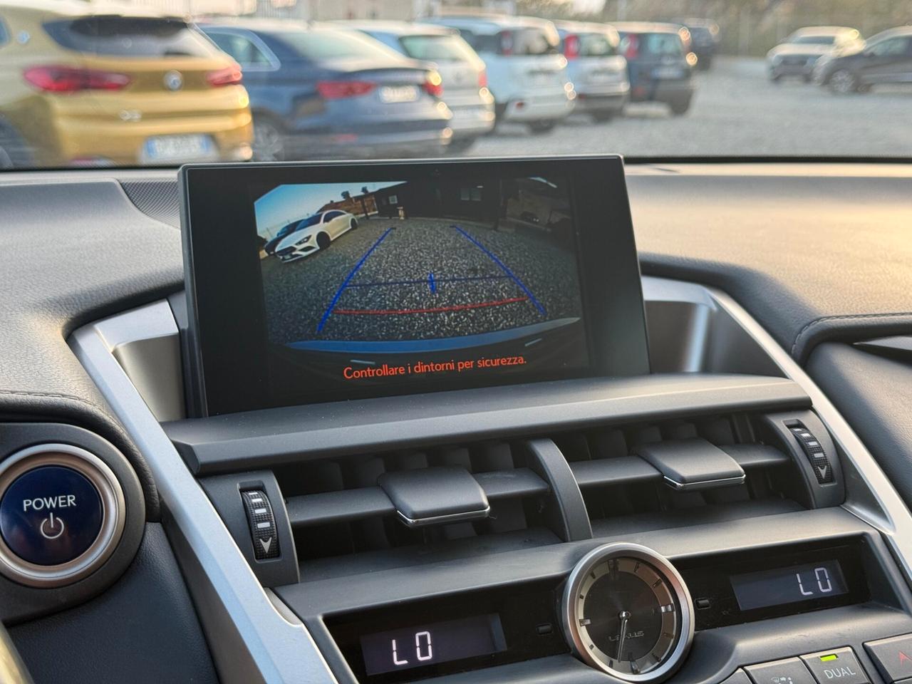 Lexus NX 300h Hybrid 4WD Luxury