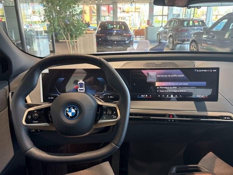 BMW iX xDrive40 MSPORT