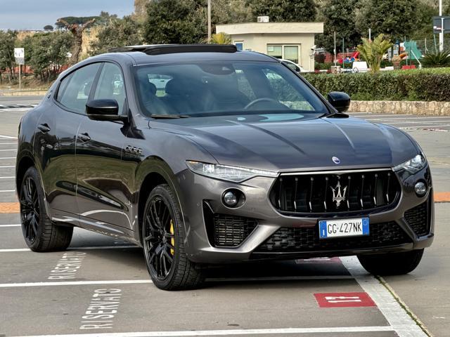 MASERATI Levante MY22 GRANSPORT+TETTO+BLACK PACK+PINZE GIALLE