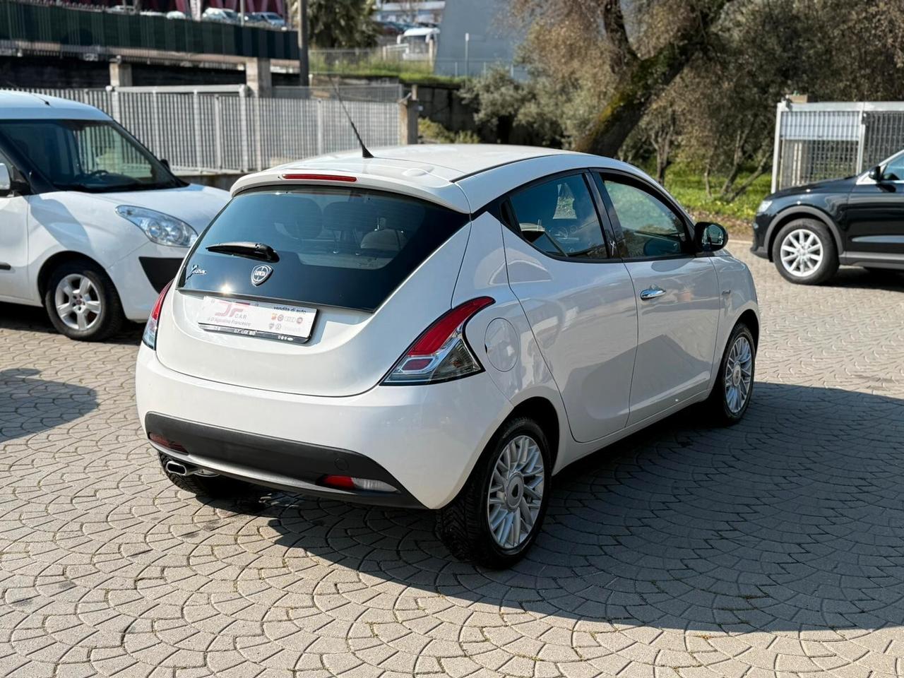 Lancia Ypsilon 1.2 69 CV 5 porte