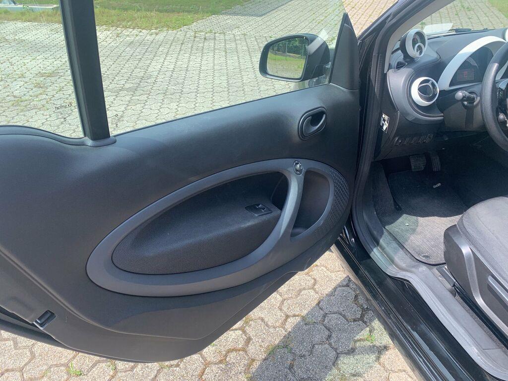 Smart fortwo EQ Pure