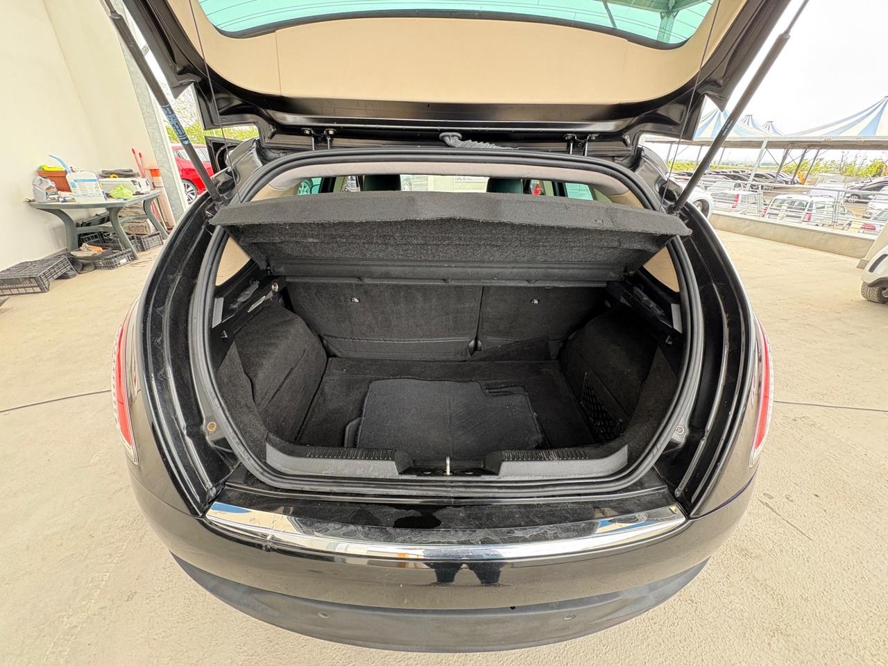 Lancia Delta 1.6 MJT DPF Oro