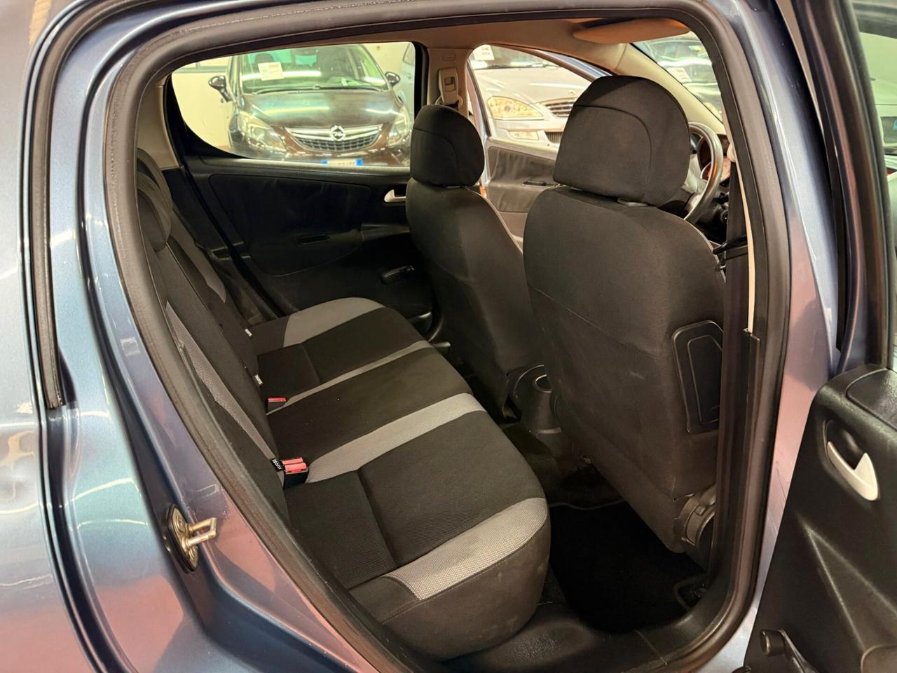 Peugeot 207 1.4 HDi 70CV 5p. Ok Neopatentati