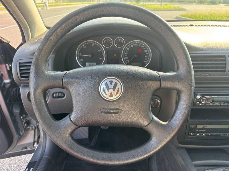 Volkswagen Passat NEOP. 1.9 Diesel 130cv