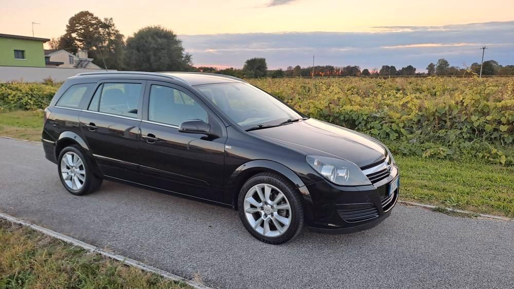 Opel Astra 1.7 CDTI POCHI KM TENUTA MOLTO BENE