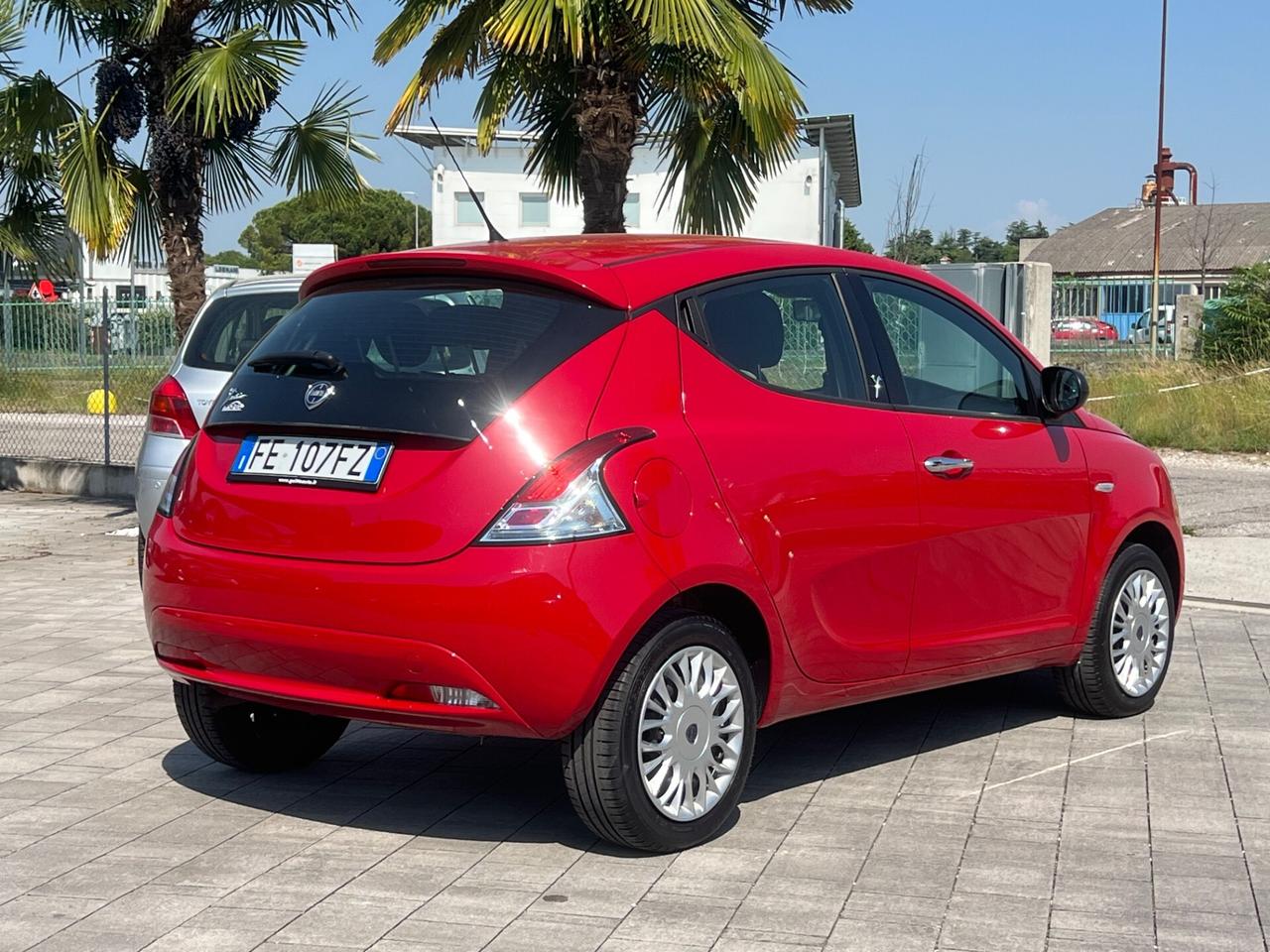 Lancia Ypsilon 1.2 69 CV Silver km 9.800!!!
