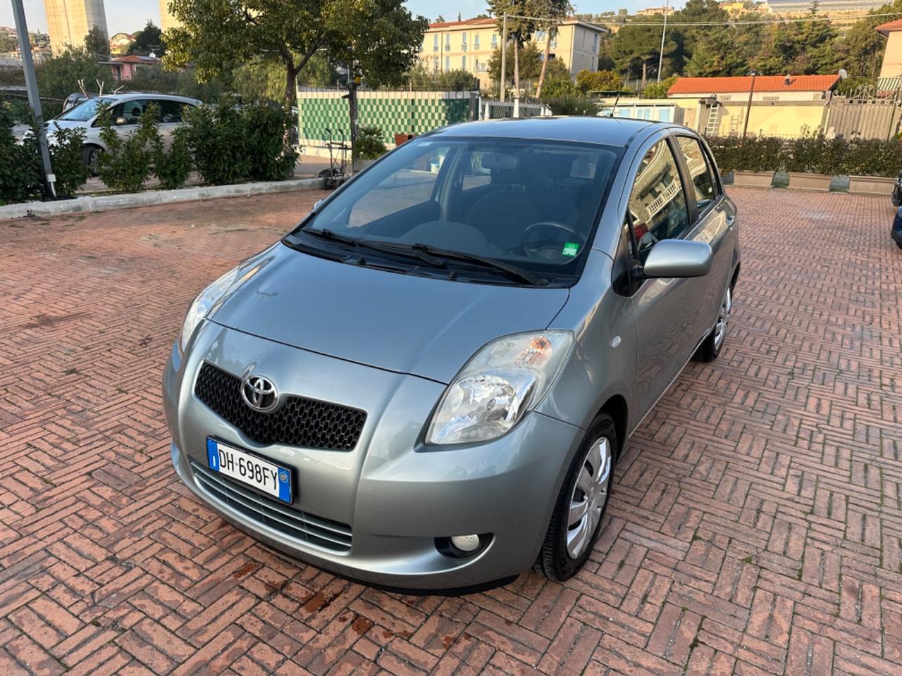 Toyota Yaris 1.3 5 porte