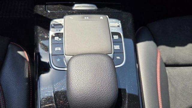MERCEDES-BENZ A 200 Premium Amg PERMUTE UNICOPROPRIETARIO