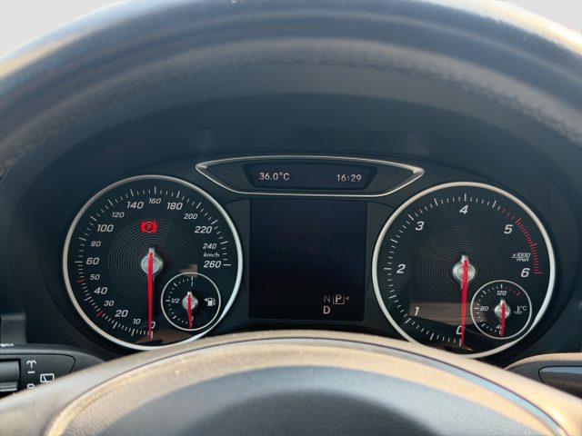 MERCEDES-BENZ CLA sse GLA GLA 200 d Automatic Business