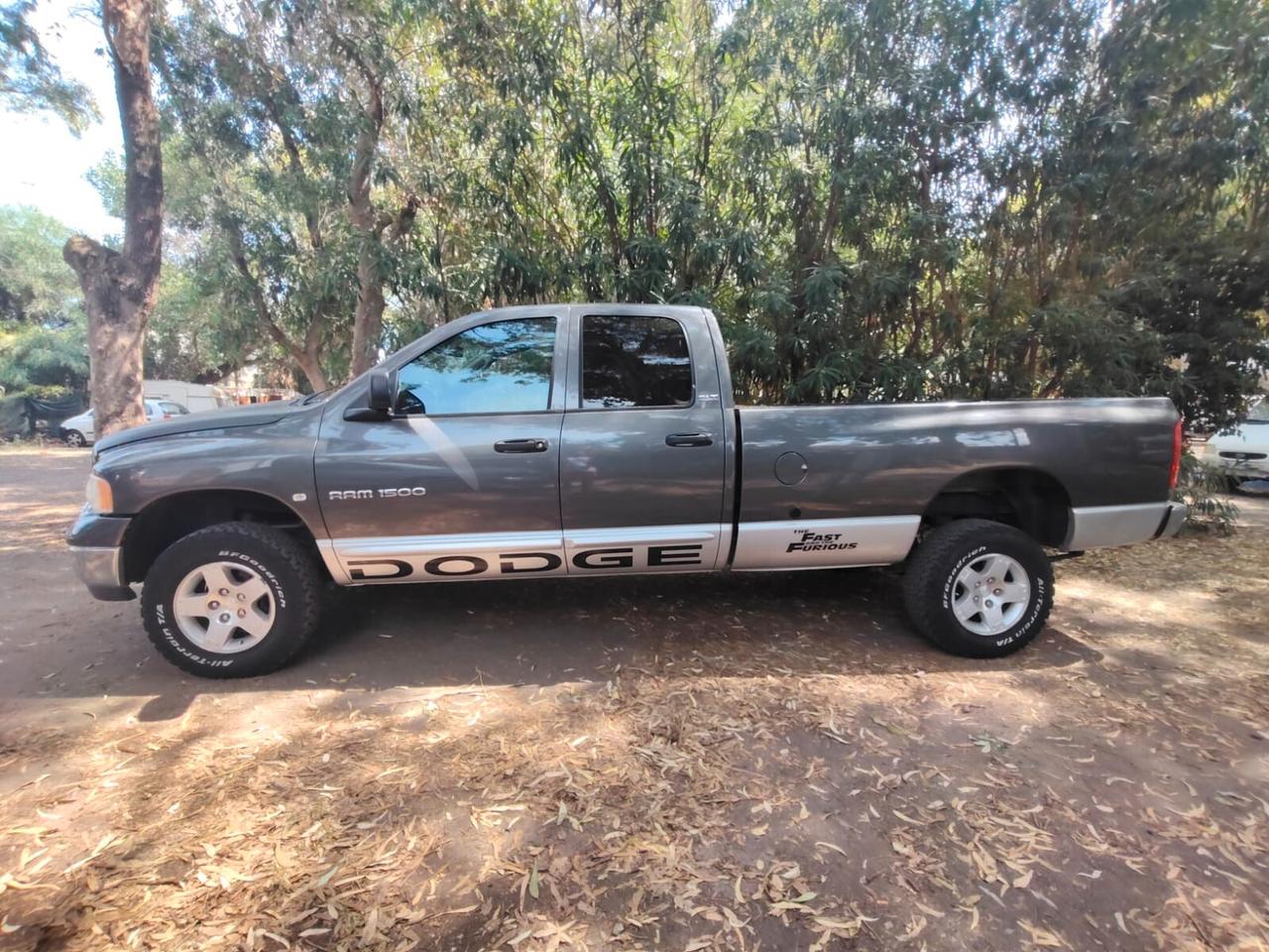 Dodge RAM SLT Long Cab