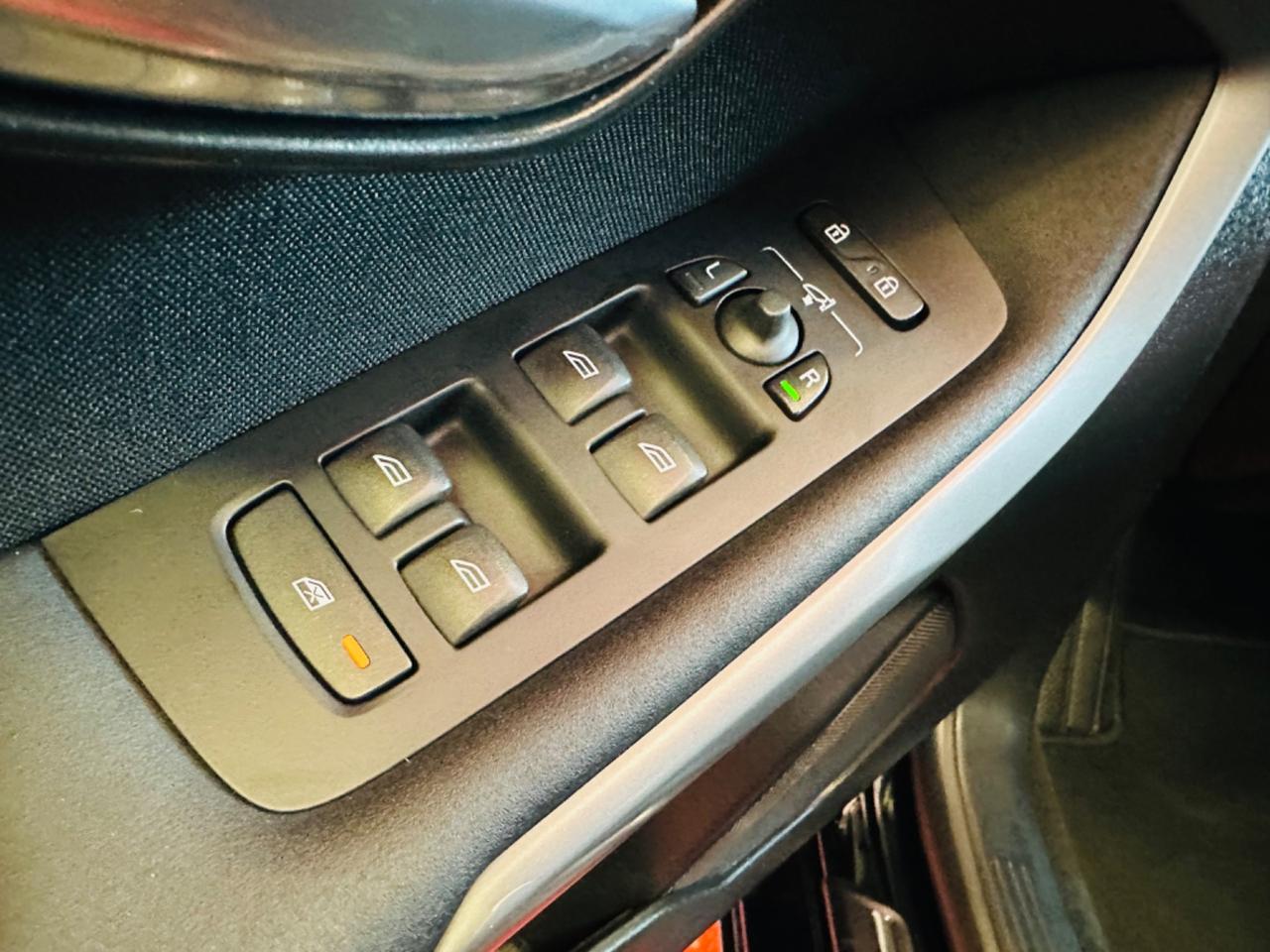 Volvo V40 2.0d 120CV Geartronic R-design