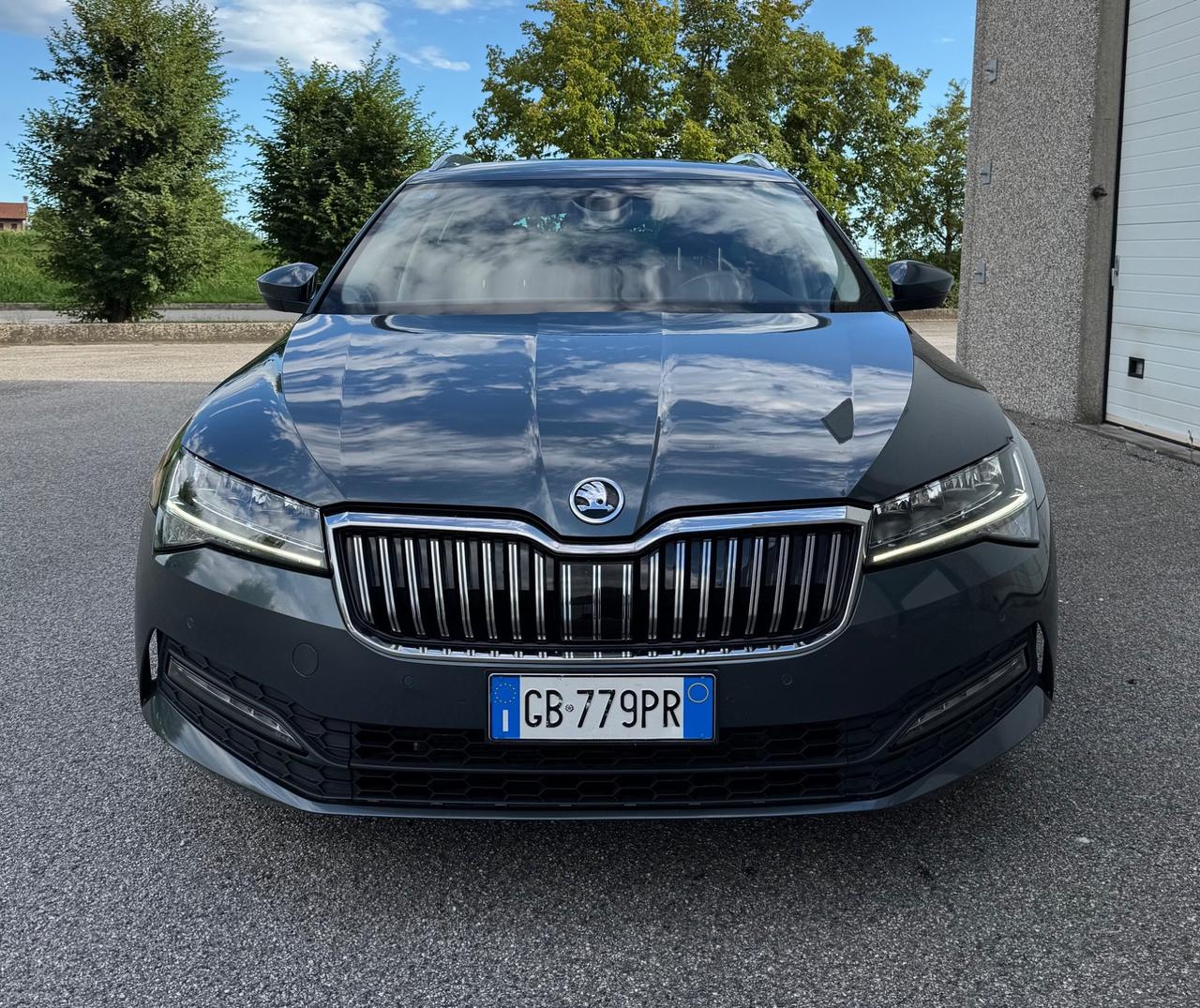 Skoda Superb 2.0 TDI 150 CV SCR DSG Wagon Executive