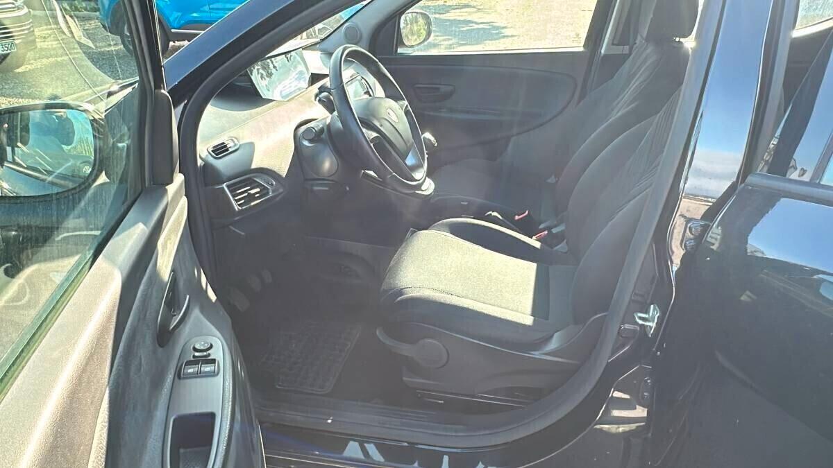 Lancia Ypsilon 1.0cc 70cv S&S Hybryd Gold