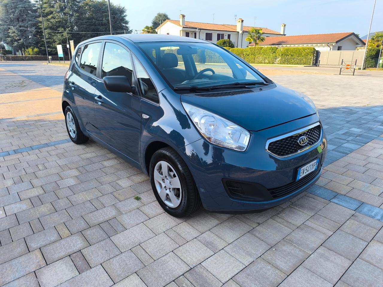 Kia Venga 1.4 benzina neopatentati 4 porte economic