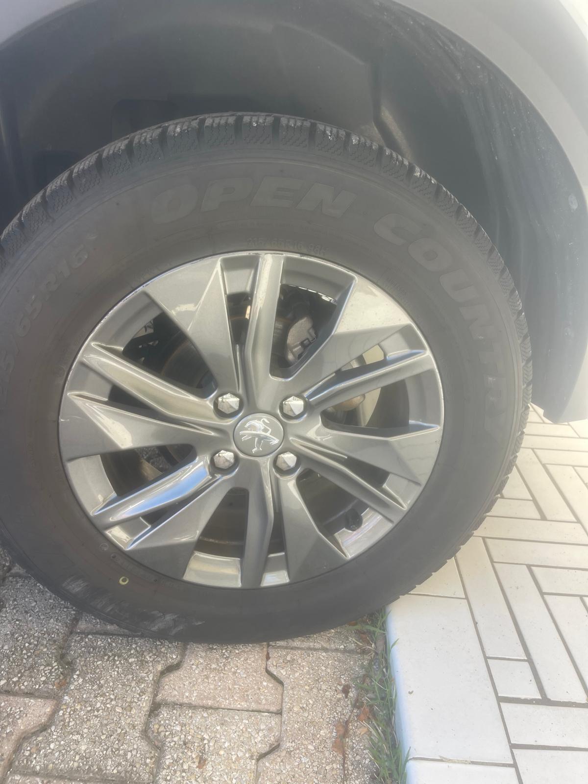 Peugeot 2008 PureTech 100 S&S Active Pack