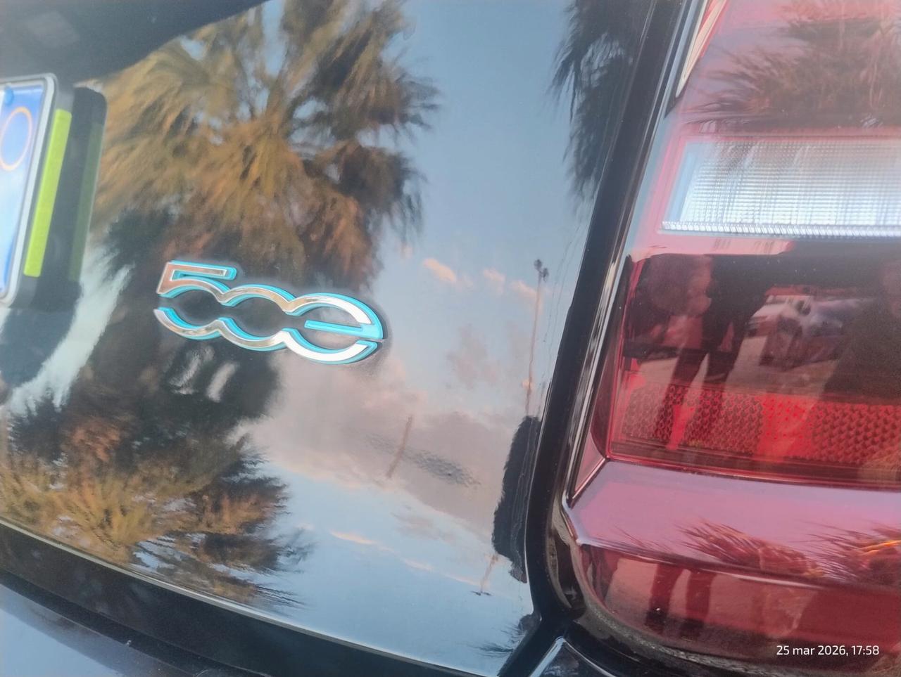 Fiat 500 500e Berlina 42 kWh Entry+Pack Tech