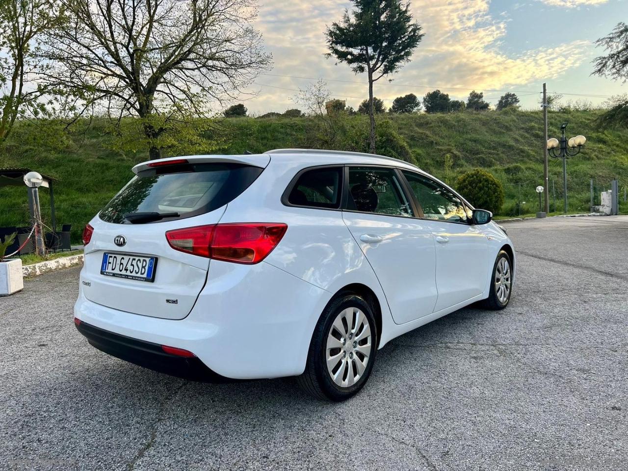 KIA cee d 1.6 CRDi 110 CV SW Active