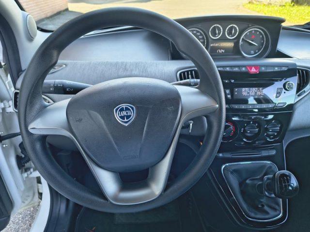 LANCIA Ypsilon 1.2 69 CV 5 porte Silver NEOPATENTATI