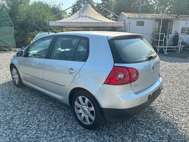 Volkswagen Golf 1.6 16V FSI 5p. Sportline