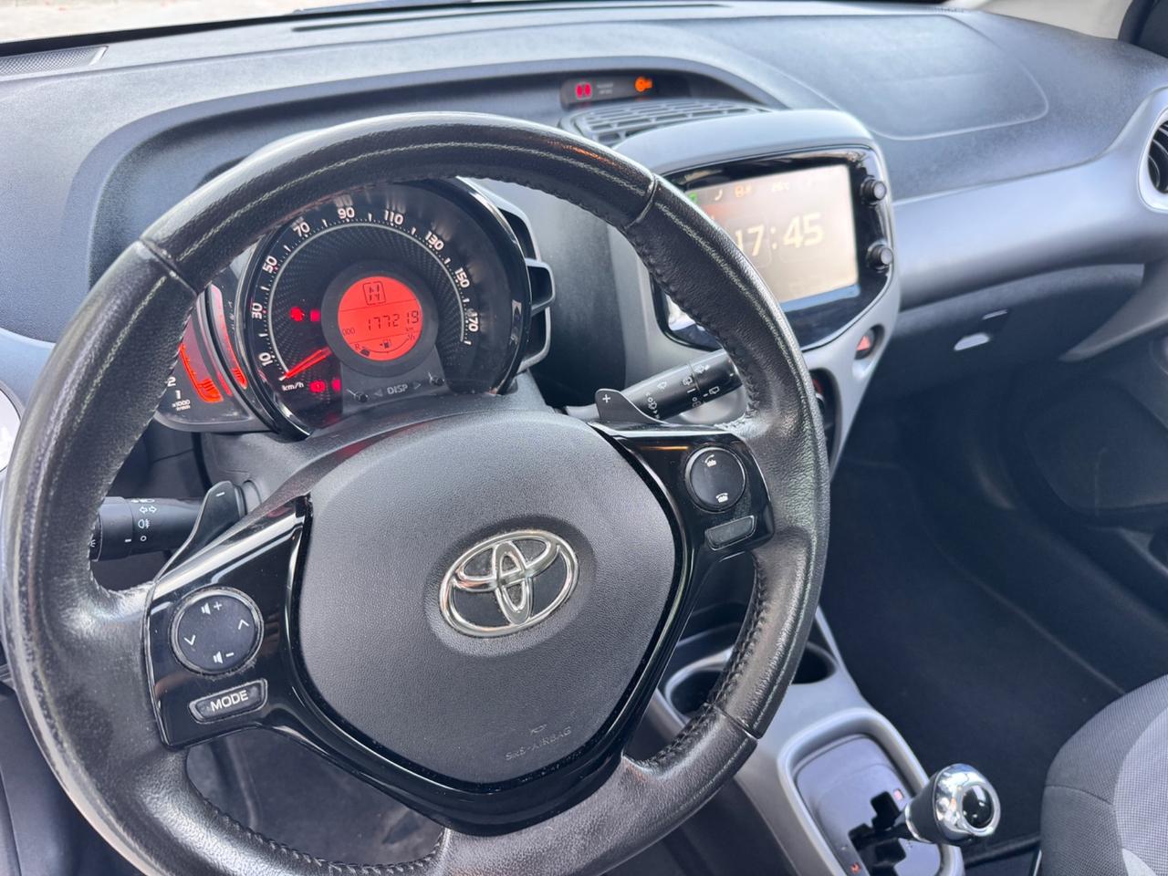Toyota Aygo 1.0 VVT-i 69 CV 5 porte x-business MMT