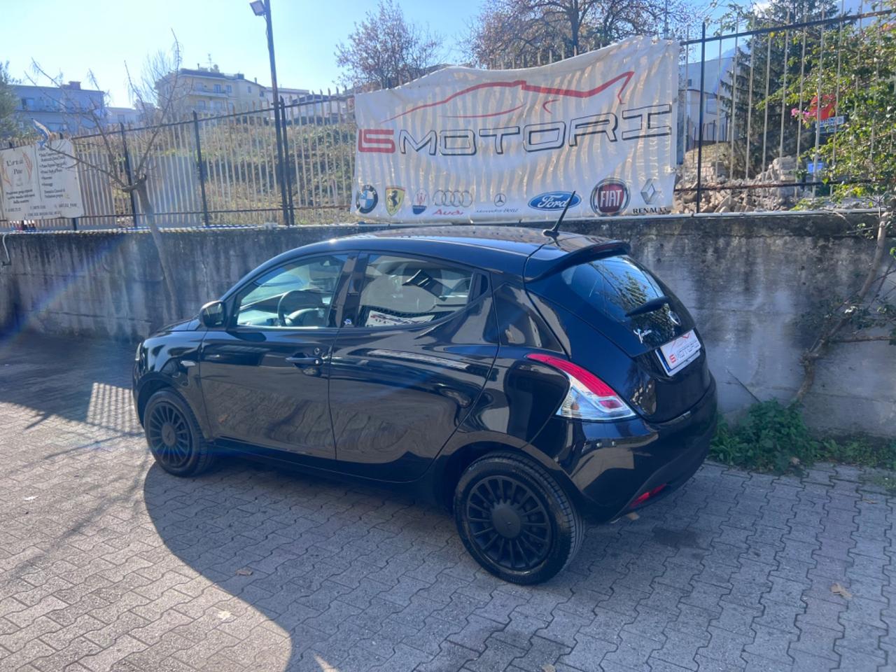 Lancia Ypsilon 1.2 69 CV 5 porte GPL Ecochic Gold