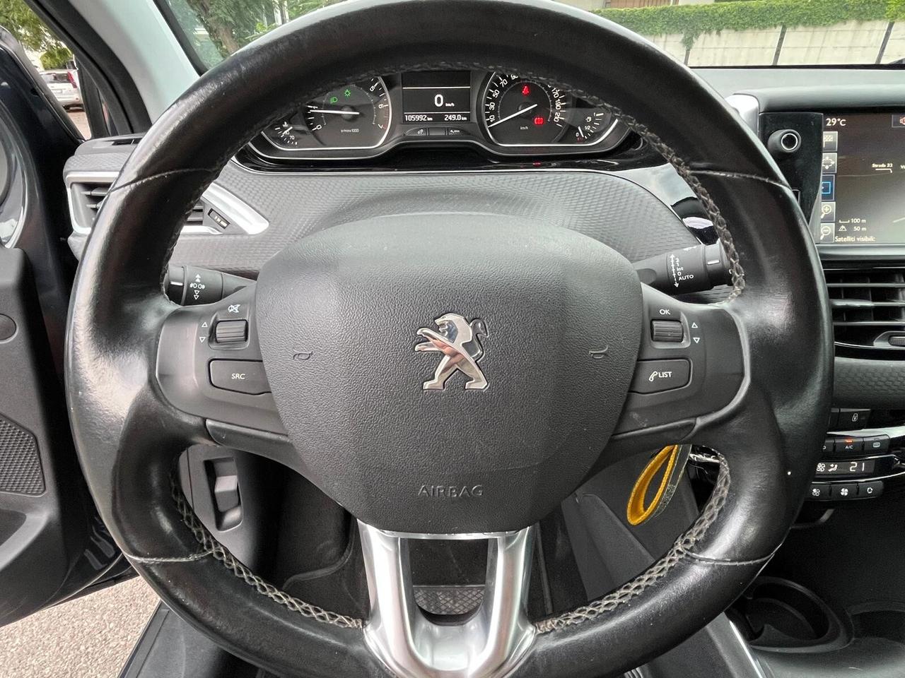 Peugeot 208 PureTech 82 5 porte Allure