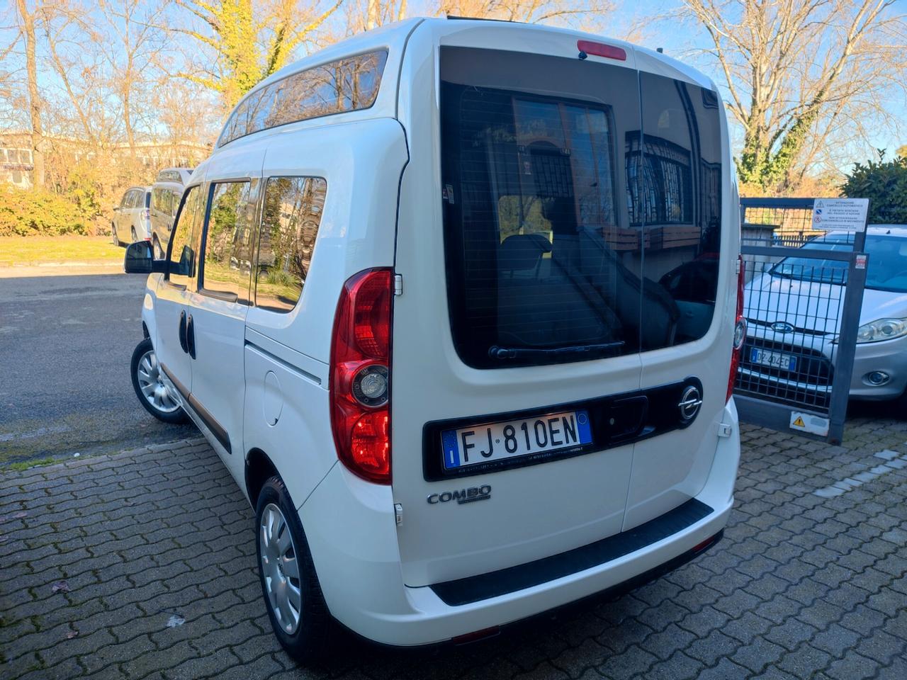 OPEL COMBO 1.4BENZINA 2017 EURO6B PEDANA DISABILI ELETTRICA