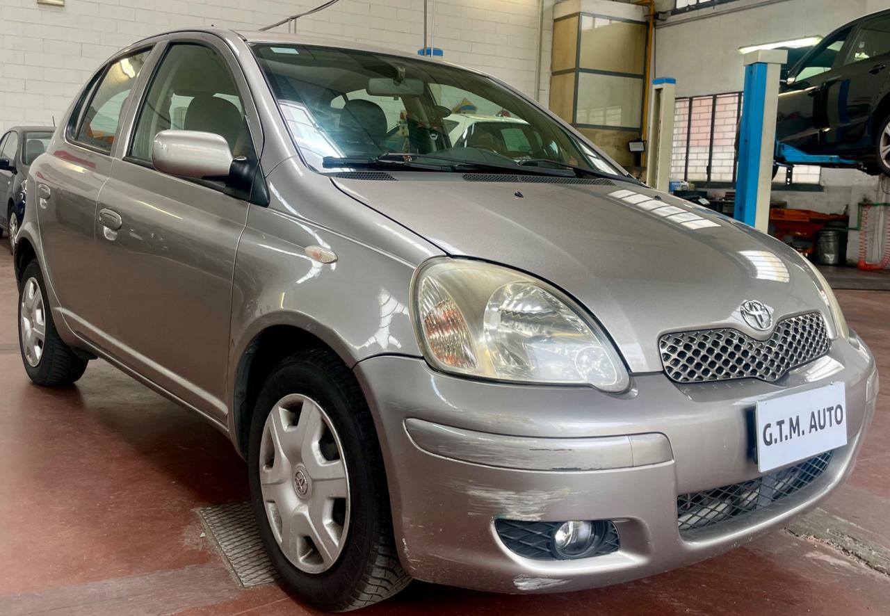 Toyota Yaris 1.0i unicoproprietario ideale per neopatentati