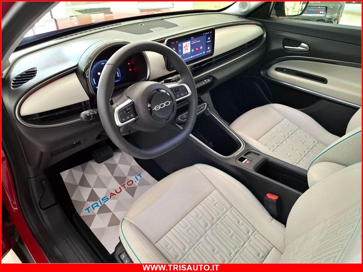 FIAT 600 1.2 T-GEN3 MHEV DCT La Prima NEOPATENTATI (FULL LED+PELLE+NAVI)