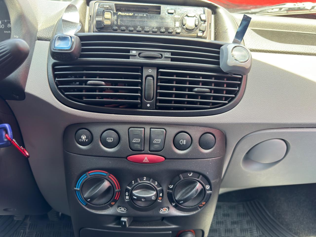 Fiat Punto ADATTA A NEOPATENTATI 1.2i 16V